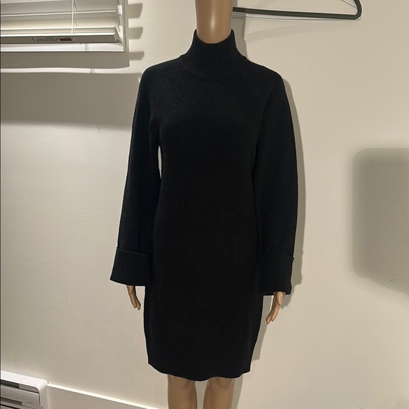 RW&CO. Dresses & Skirts - RW&CO Black Ribbed Mock Neck Long Sleeve Dress